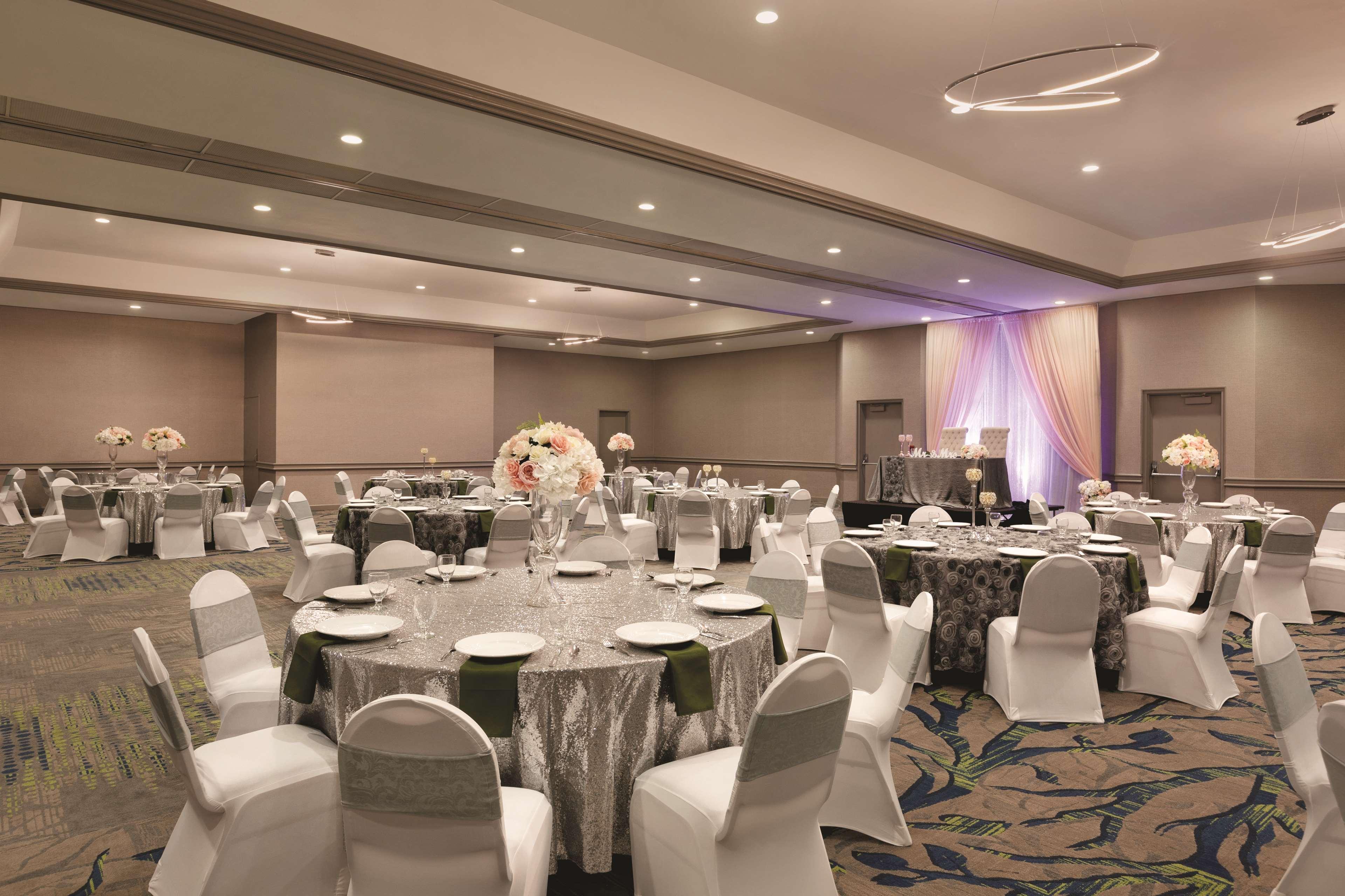 Radisson Hotel Lenexa Overland Park Екстер'єр фото