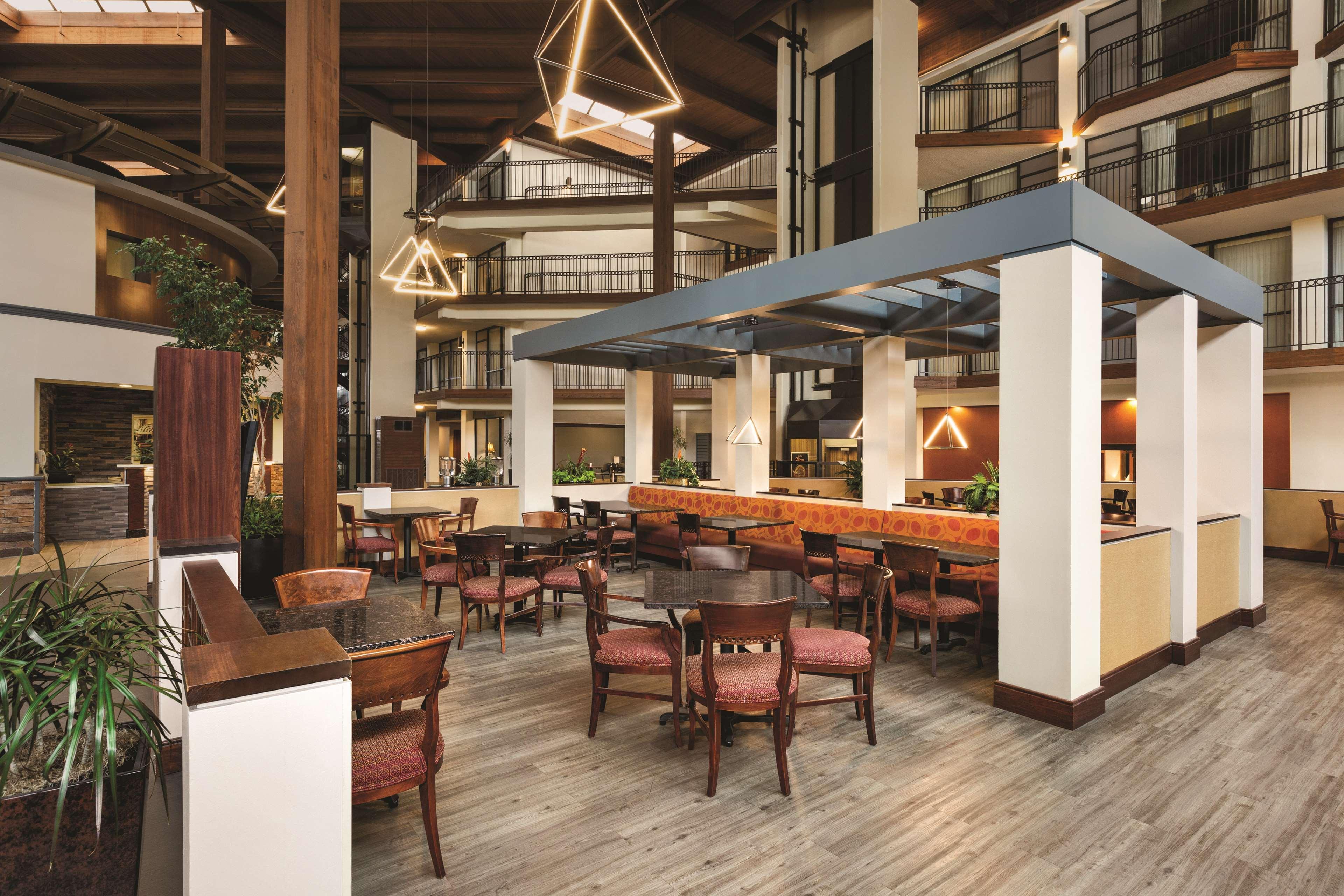 Radisson Hotel Lenexa Overland Park Екстер'єр фото