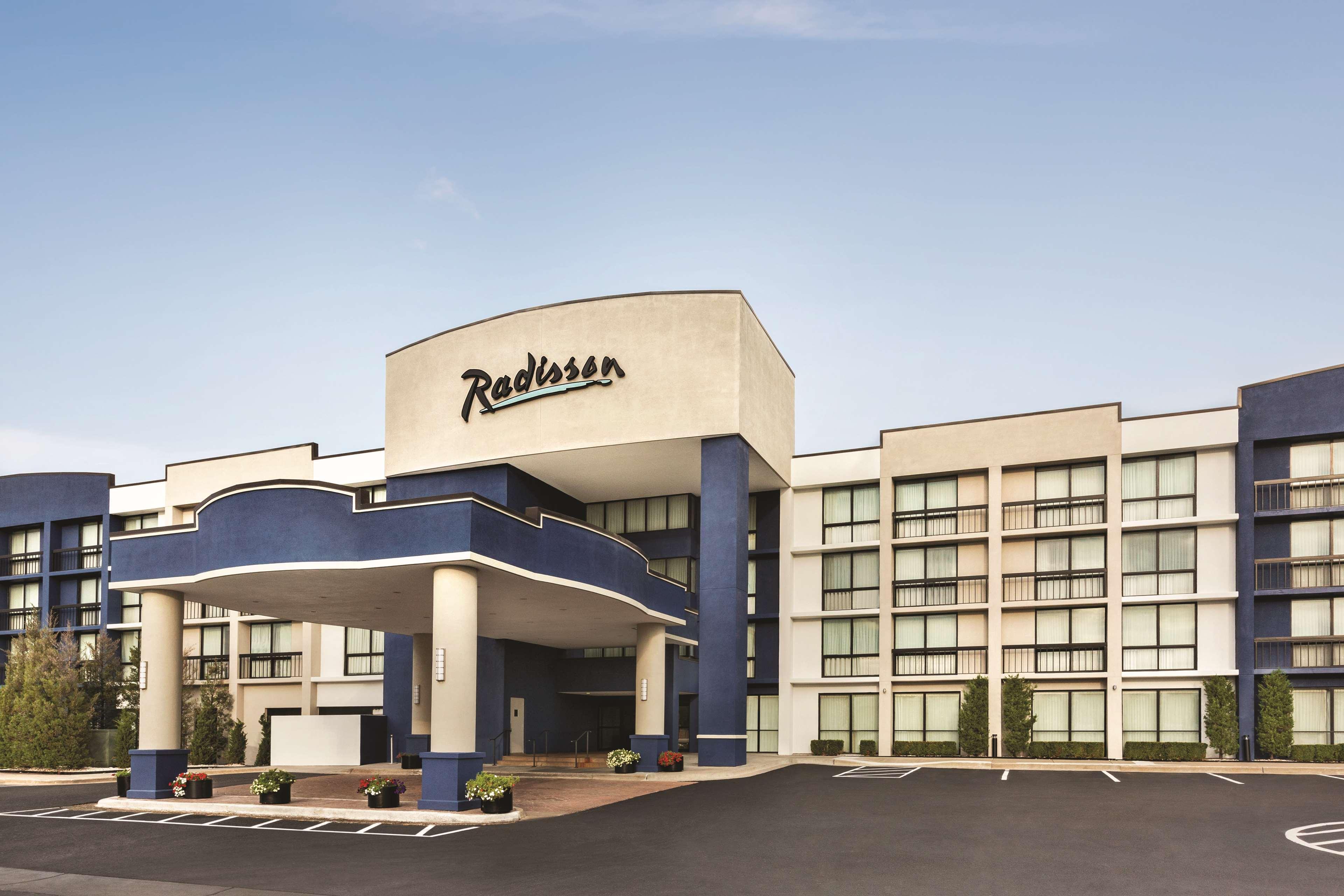 Radisson Hotel Lenexa Overland Park Екстер'єр фото