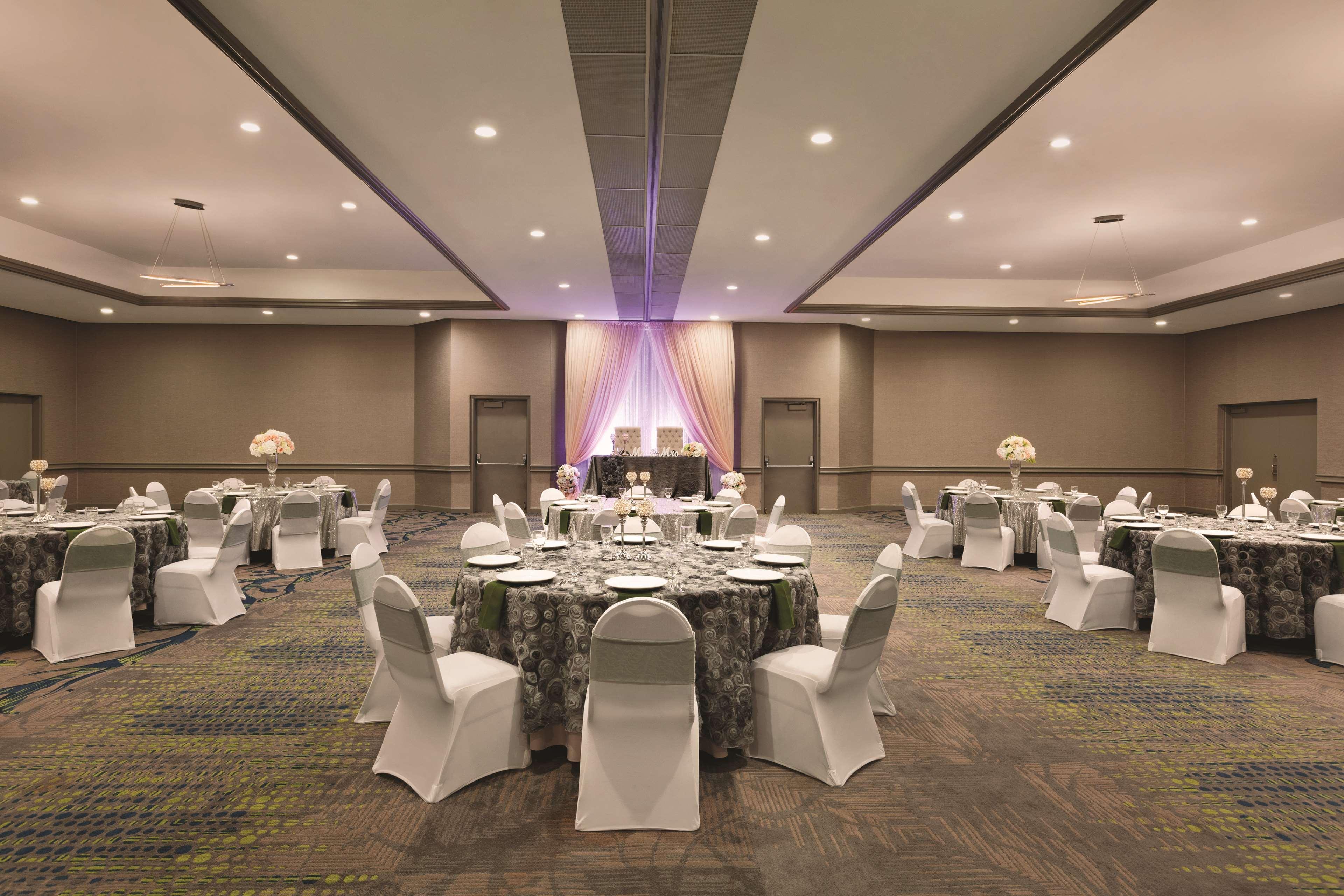 Radisson Hotel Lenexa Overland Park Екстер'єр фото