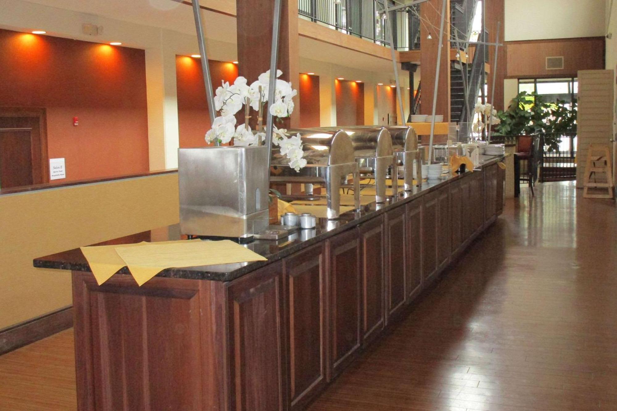 Radisson Hotel Lenexa Overland Park Екстер'єр фото