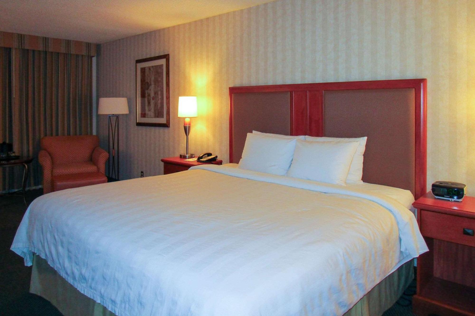 Radisson Hotel Lenexa Overland Park Екстер'єр фото