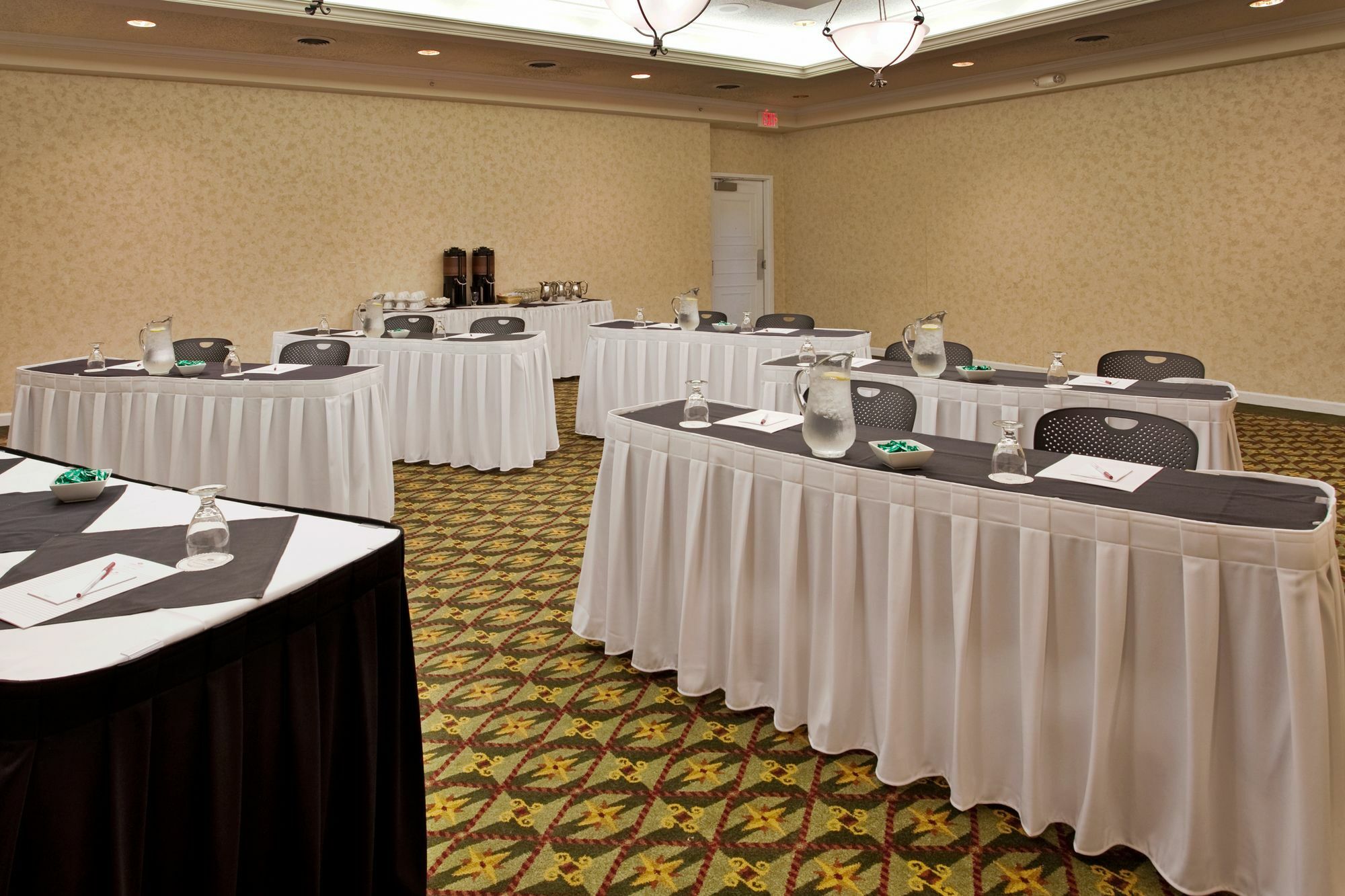 Radisson Hotel Lenexa Overland Park Екстер'єр фото