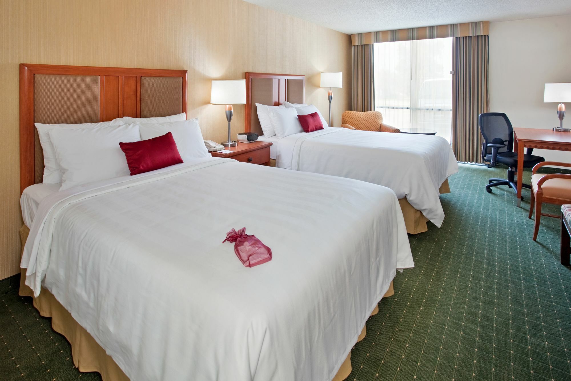 Radisson Hotel Lenexa Overland Park Екстер'єр фото